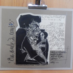 “Au coude à coude” – Linogravure monotypée sur papier brun + papier manuscrit en langue allemande : 29 x 24 cm / Format lino : 16 x 21 cm / Exemplaire unique - Estampe -