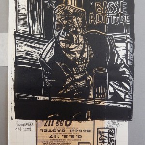 “Basse altitude” – Linogravure monotypée sur papier journal Catch : 23 x 35 cm / Format lino : 19 x 19 cm / Exemplaire unique (hommage à Philippe Léotard) - Estampe -