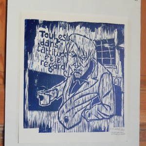 “Tout est dans l’attitude et le regard !” - Gravure sur bois - Format 30 x 33 cm – Tirage : 10 exemplaires - encre Ocean blue - Estampe -